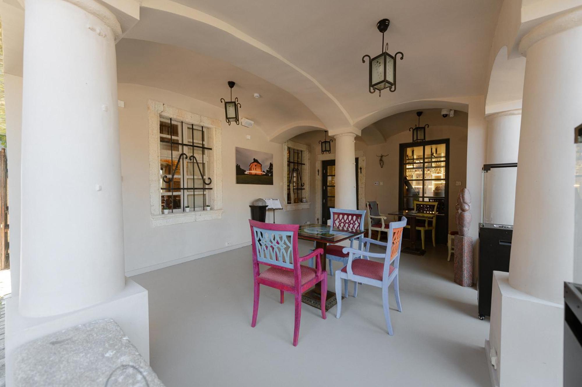 Barka Galeria Hotel Es Etterem Tállya Extérieur photo